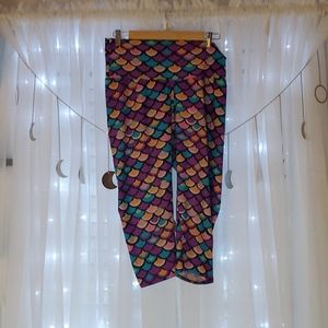 Mermaid leggings by FRACTLE.9
